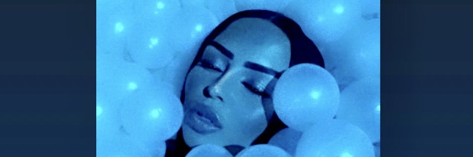 LoveeZsaa's profile banner image