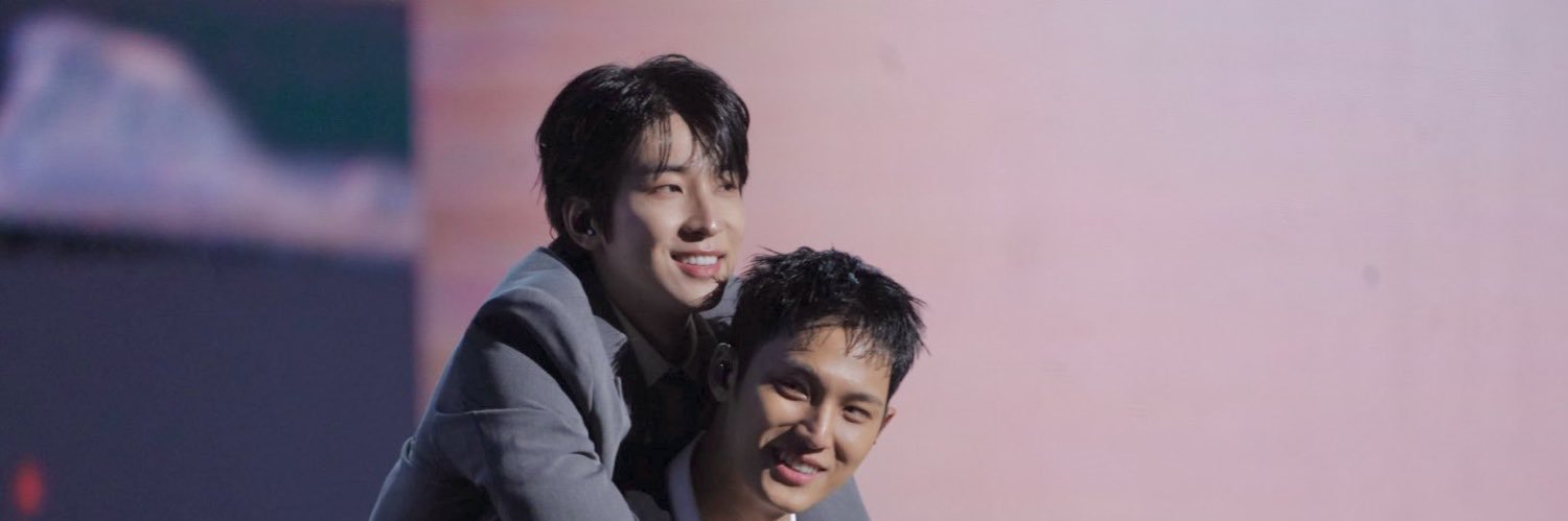 นาริก 🩷🐈‍⬛ banner