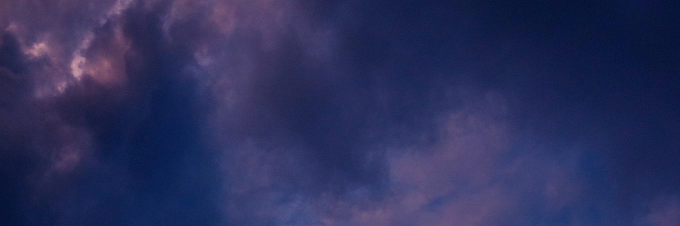 Itsrainingbook's profile banner image