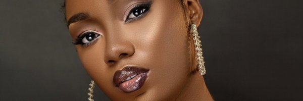 efya_dovell Profile Banner