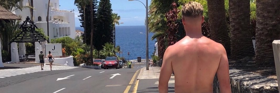 aaronbezzoberry's profile banner image