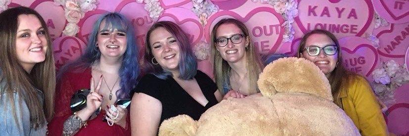 Danni 🌹 banner