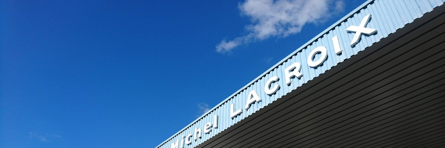 itacy's profile banner image