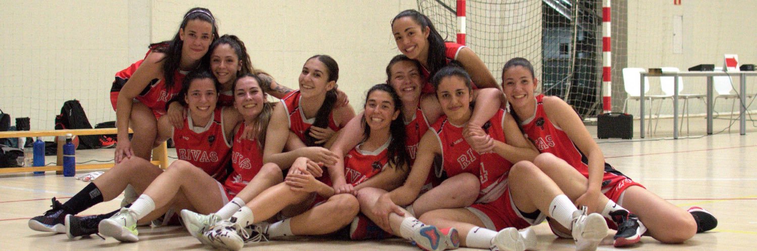 RebeFlores_'s profile banner image