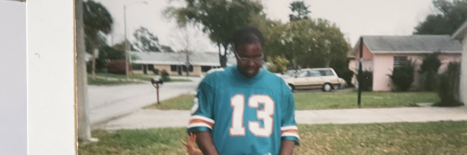 Leelaro_'s profile banner image