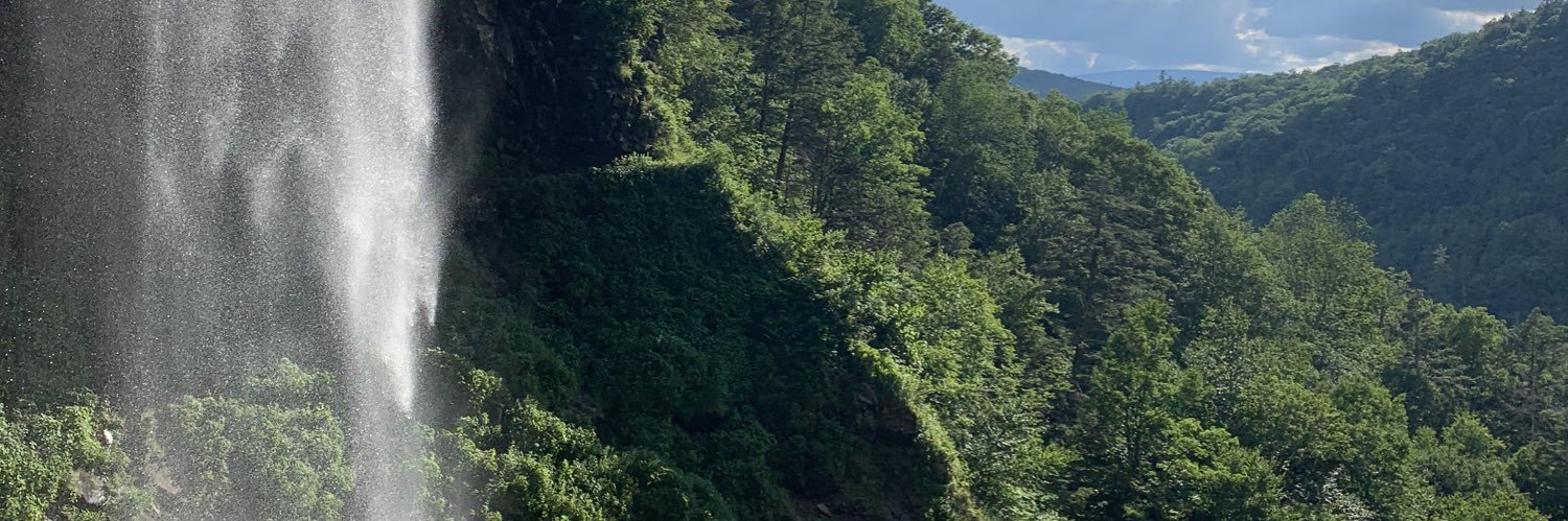 moe_a10's profile banner image