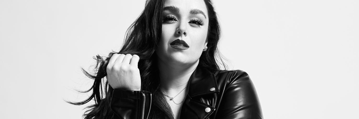 monicamakaco's profile banner image