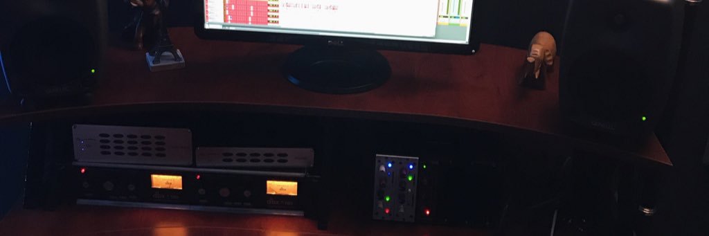 mixedbyfio's profile banner image