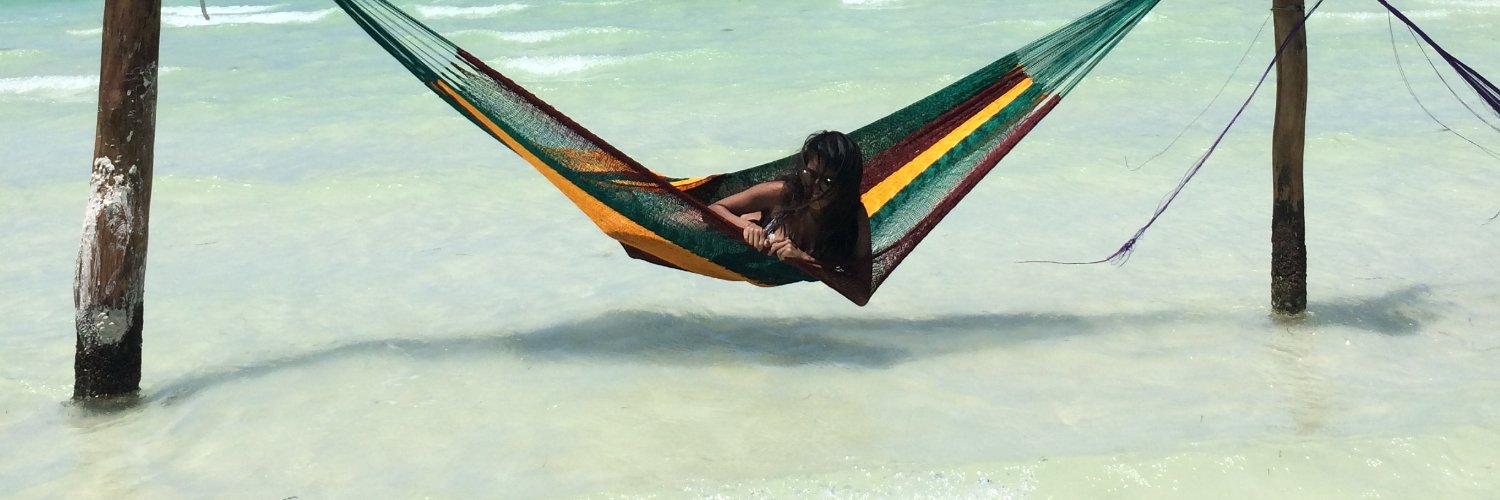 pattybaezav's profile banner image