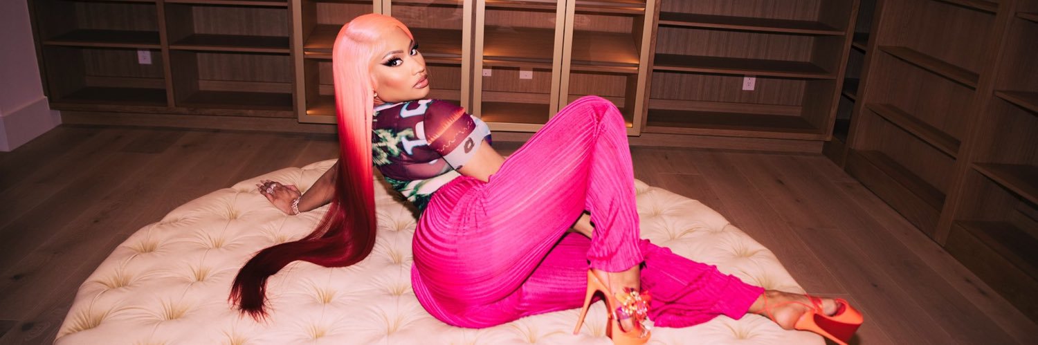 shaesmi_'s profile banner image
