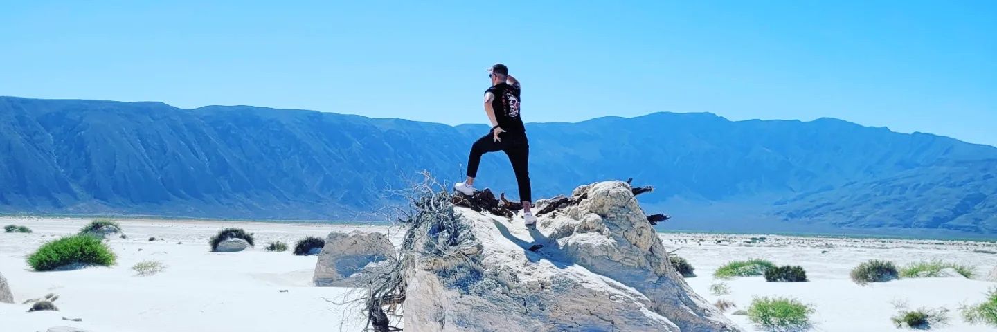 Insheytan's profile banner image