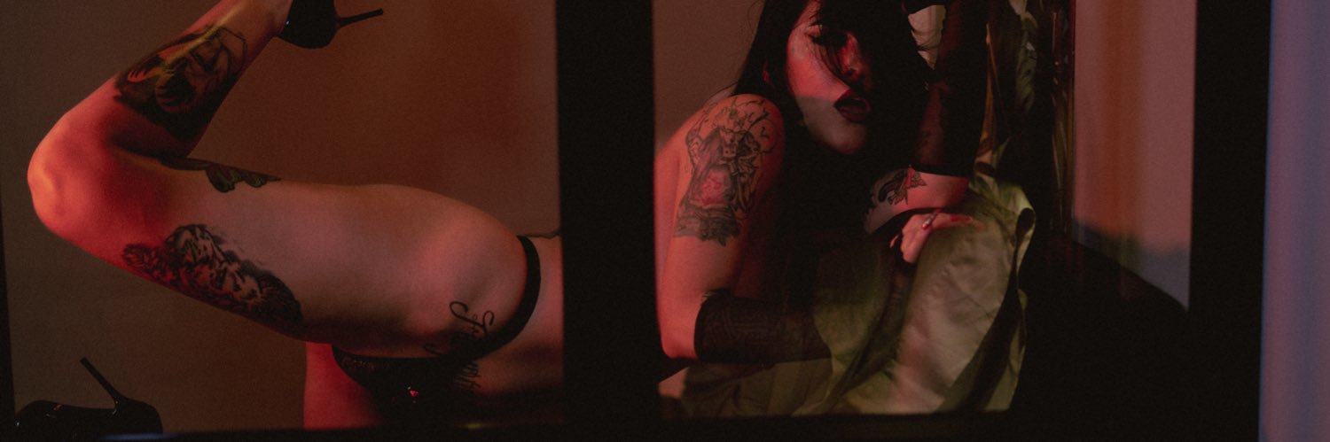 𝔐𝔞𝔡𝔢𝔩𝔢𝔦𝔫𝔢𝔐𝔬𝔯𝔞𝔩𝔢𝔰. banner