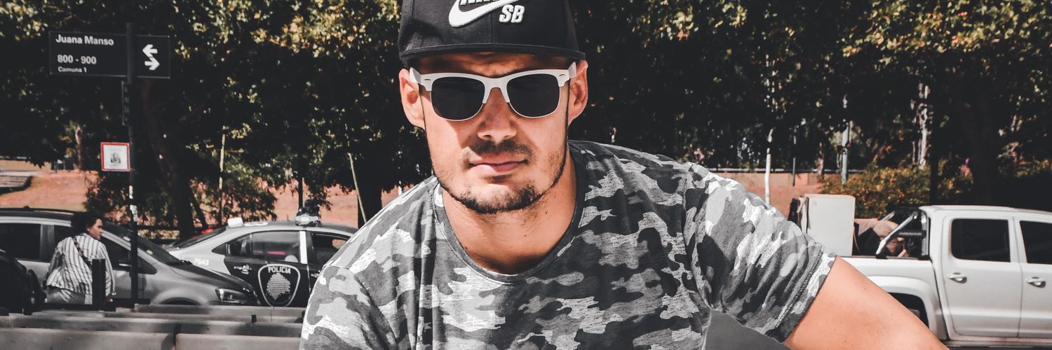 1604car_'s profile banner image