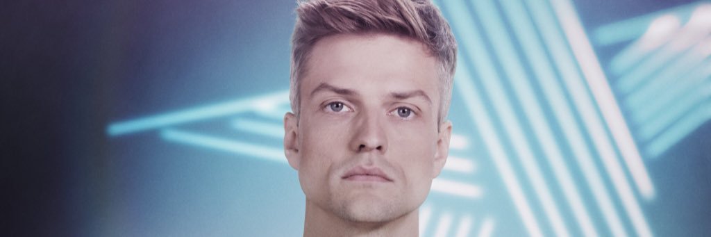 riamhuu's profile banner image
