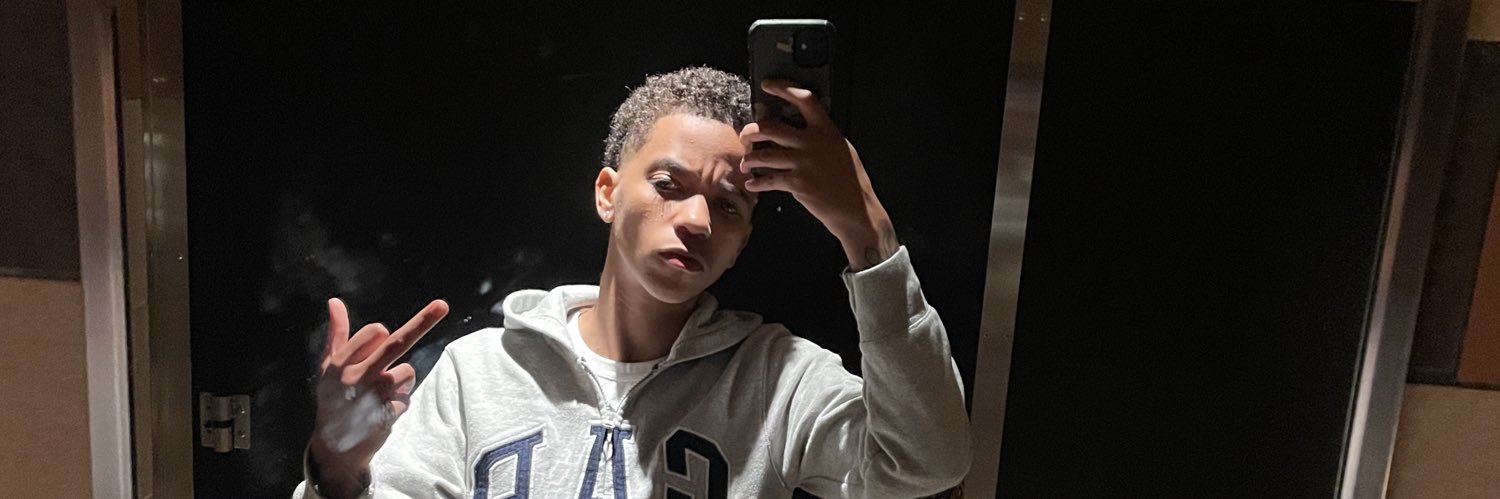 eioz_'s profile banner image