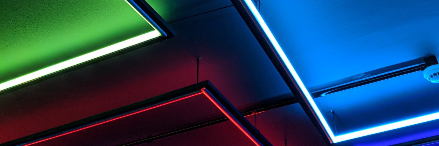 foiovinii's profile banner image