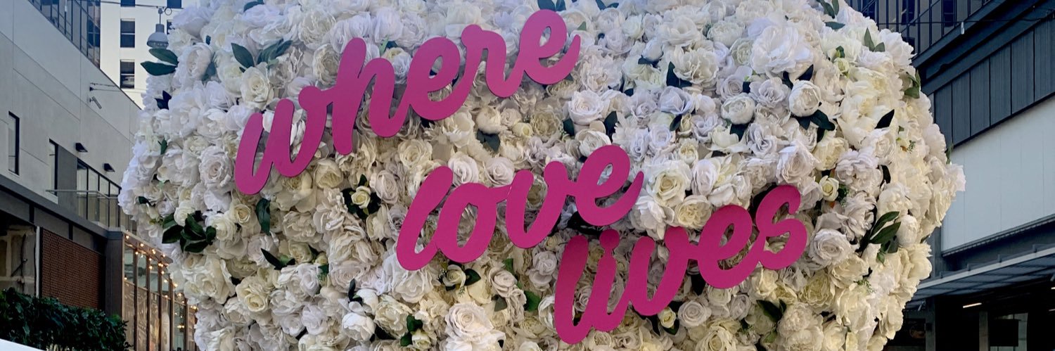deannesymone's profile banner image