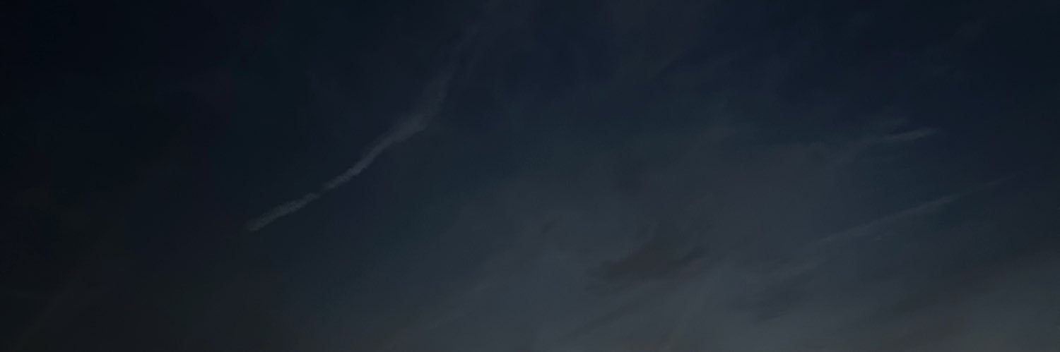 Emily_Claros's profile banner image