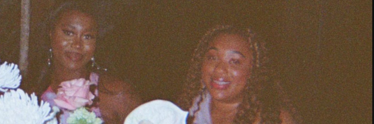 vivianoti1's profile banner image