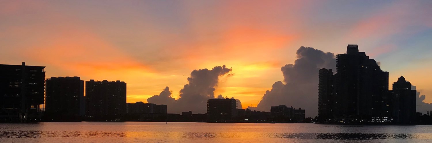 myahskyee's profile banner image