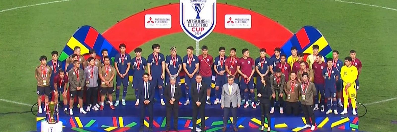 Y_JRP 🐟🦀 🤍🖤 banner