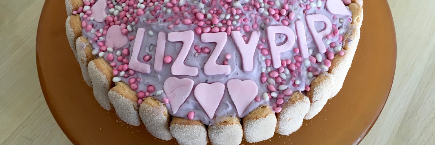 lizzygaillard's profile banner image