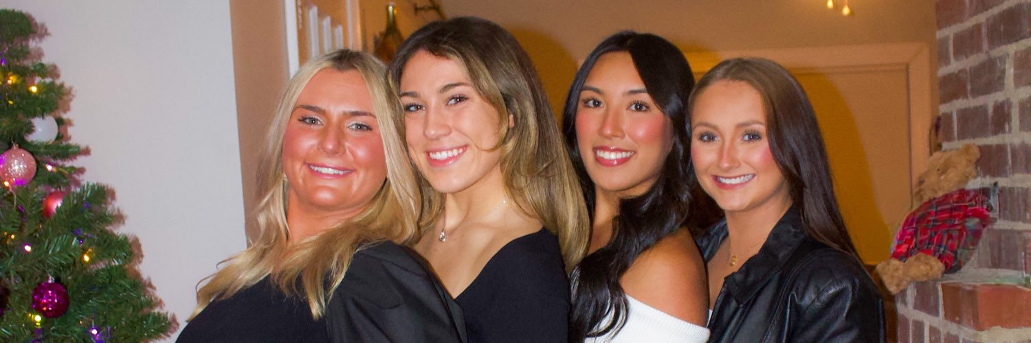 DavinaHoang's profile banner image