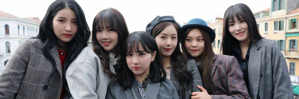 Val 🌙🍀 banner
