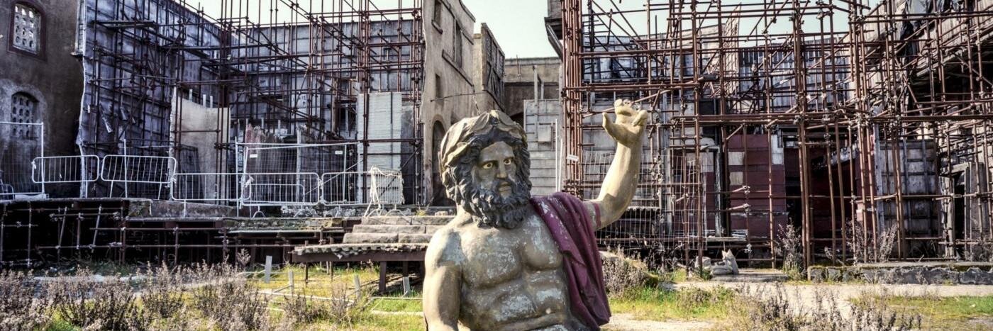 distracted_alien banner