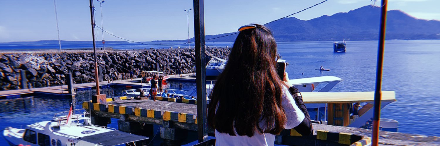 betaniiii's profile banner image