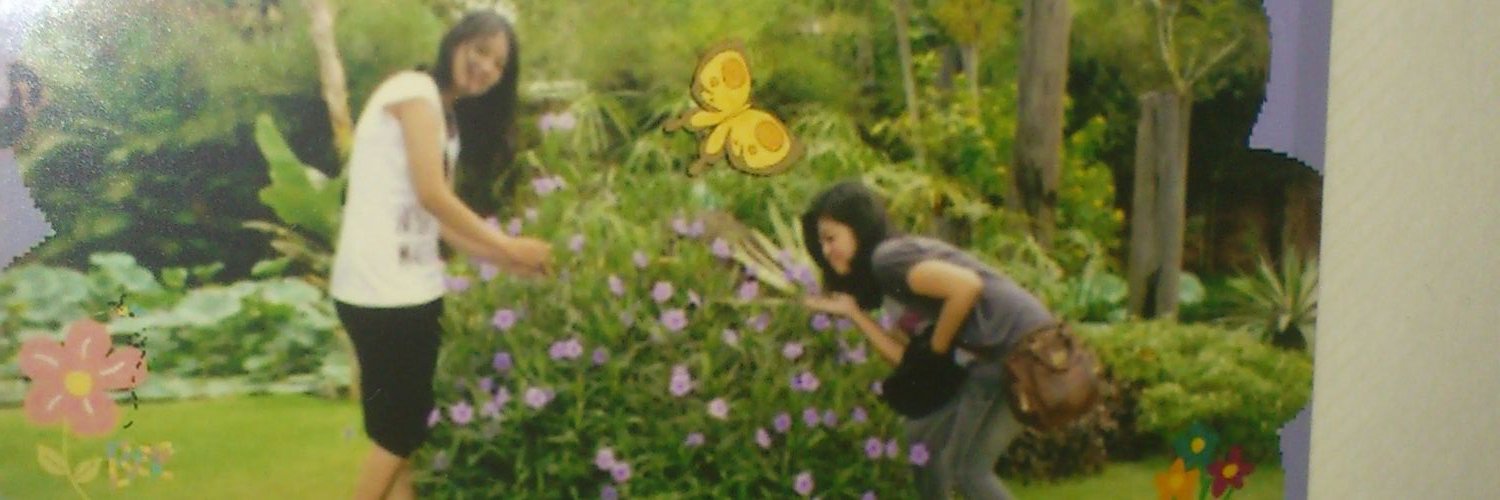 putrirochaena's profile banner image