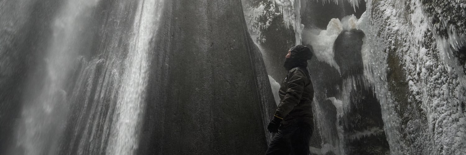 Yomxv's profile banner image