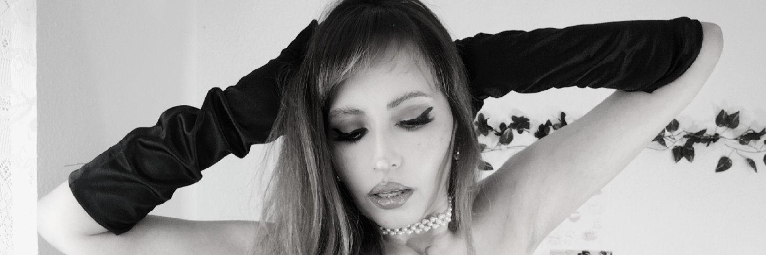 cinamongirl23's profile banner image