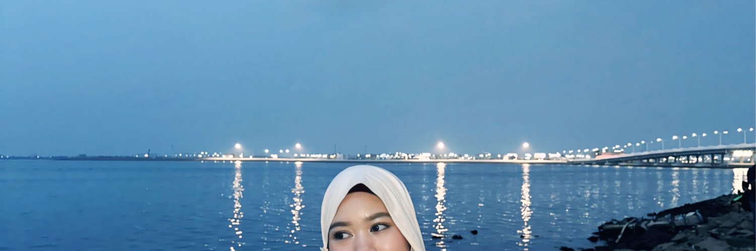AnggunNovia14's profile banner image