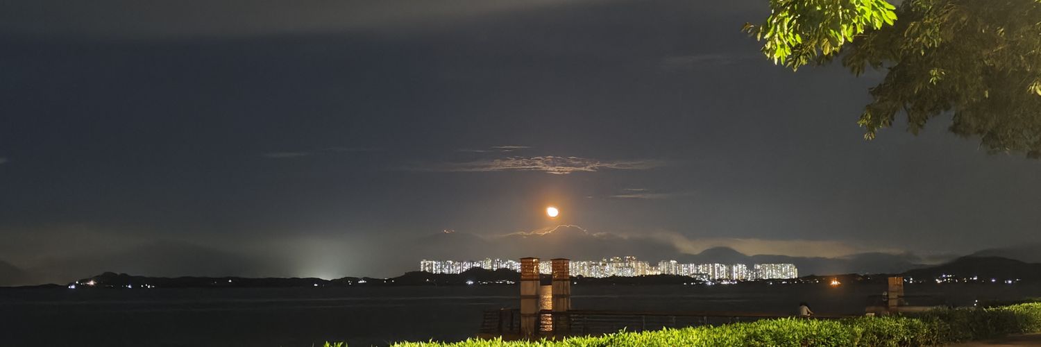 trinitylovenio's profile banner image