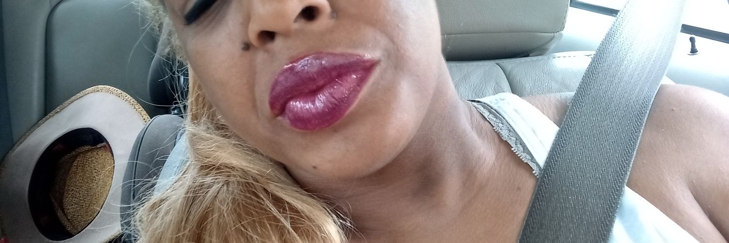 Valeshia's profile banner image