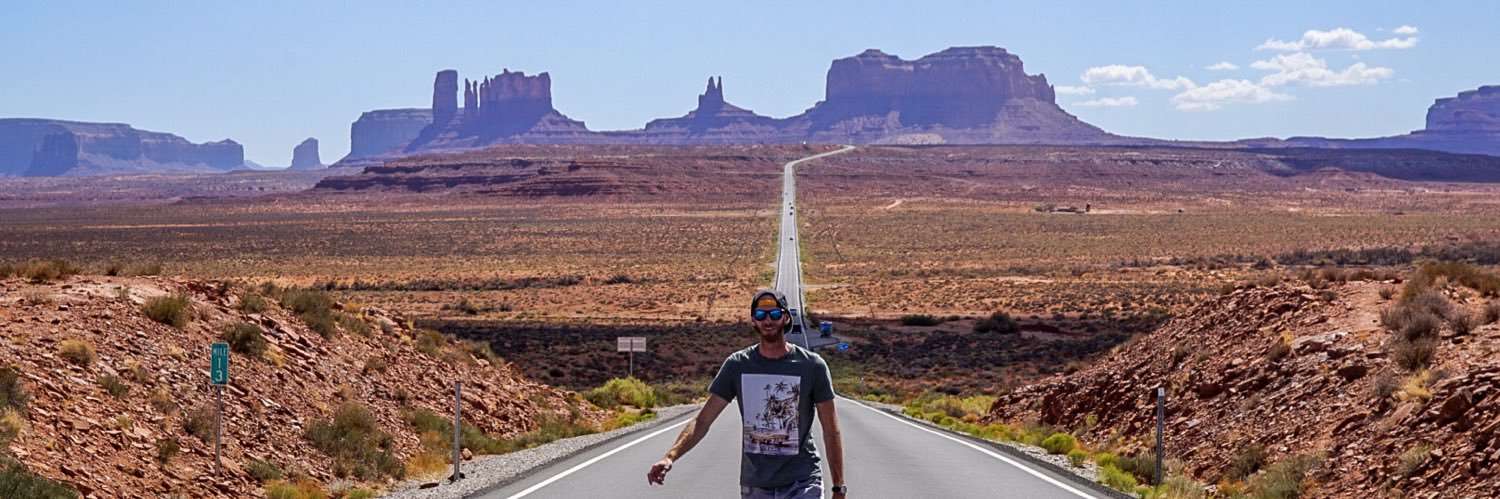 Thomas Dumoulin banner