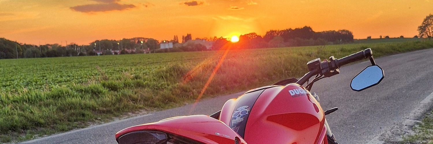 kayze95's profile banner image