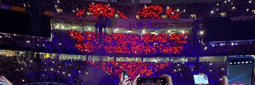 tori_loo22's profile banner image