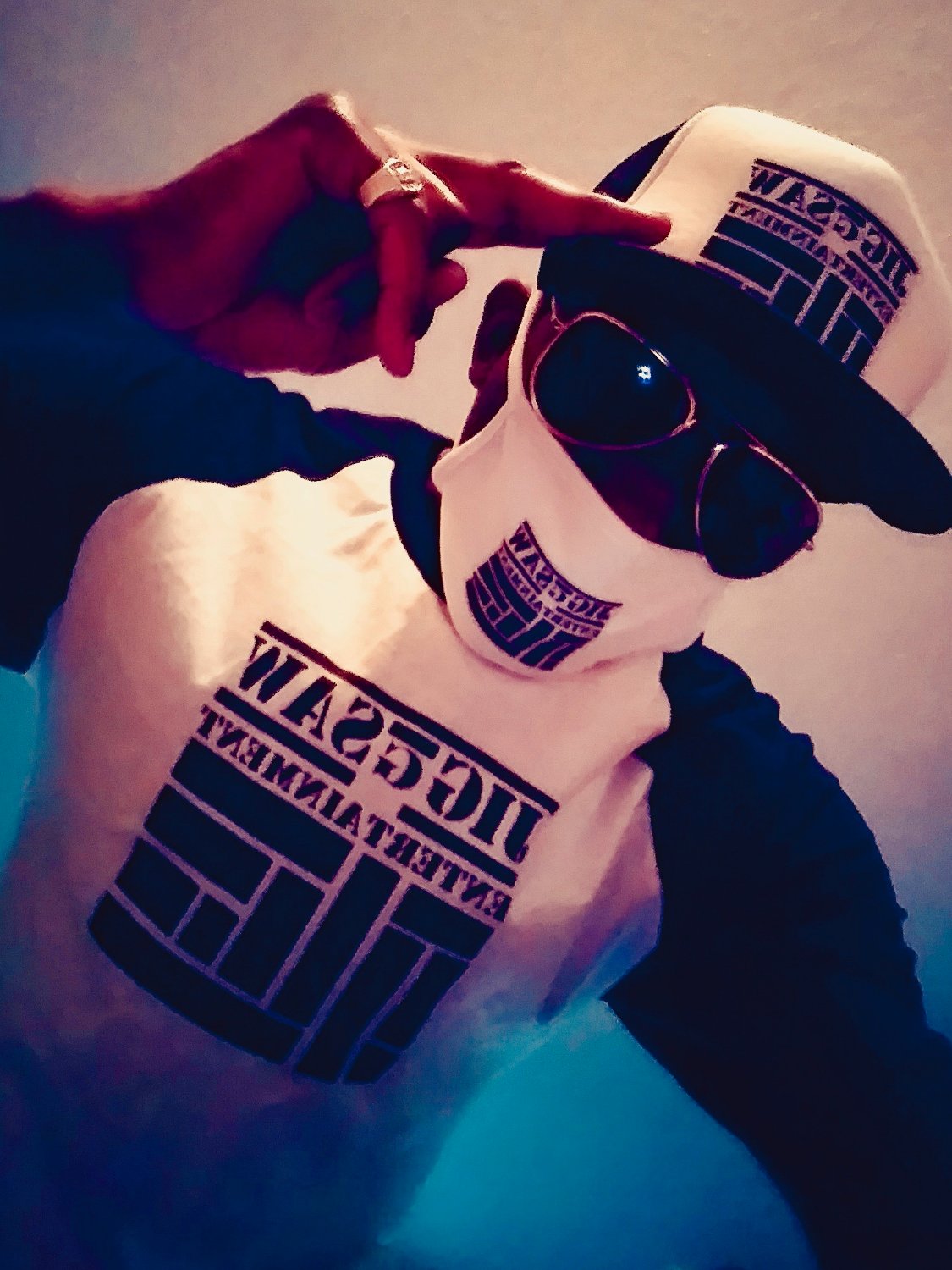 Guestos Damon banner