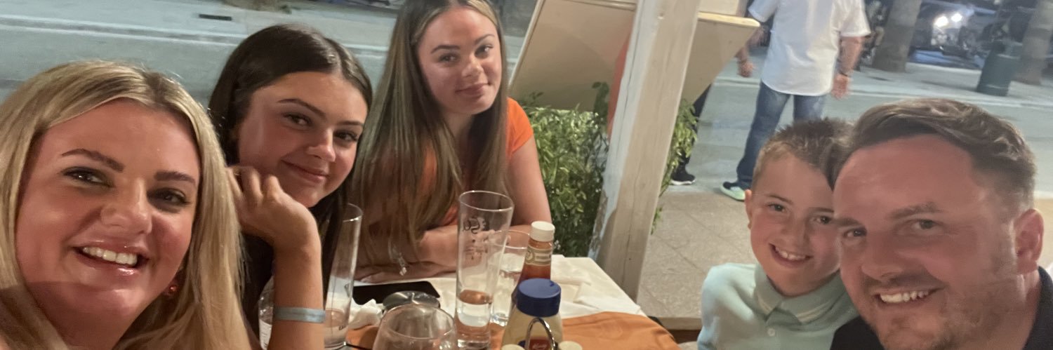 Laura_k8te's profile banner image