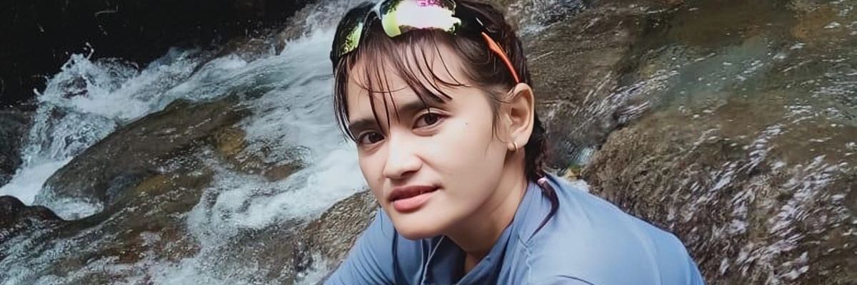 rika_apriyani's profile banner image