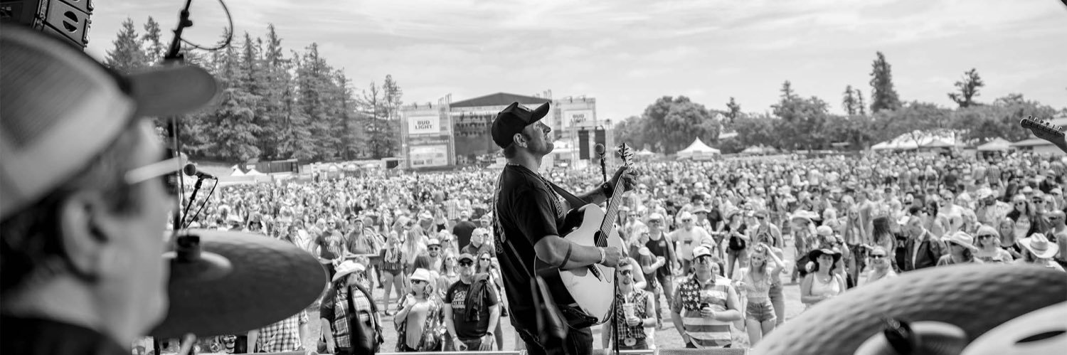 dustinsaylor's profile banner image