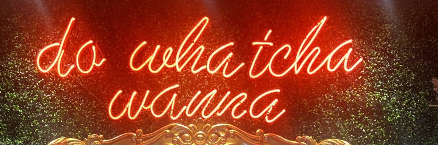 raeee 🖤 banner