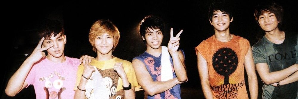 shineebananas's profile banner image