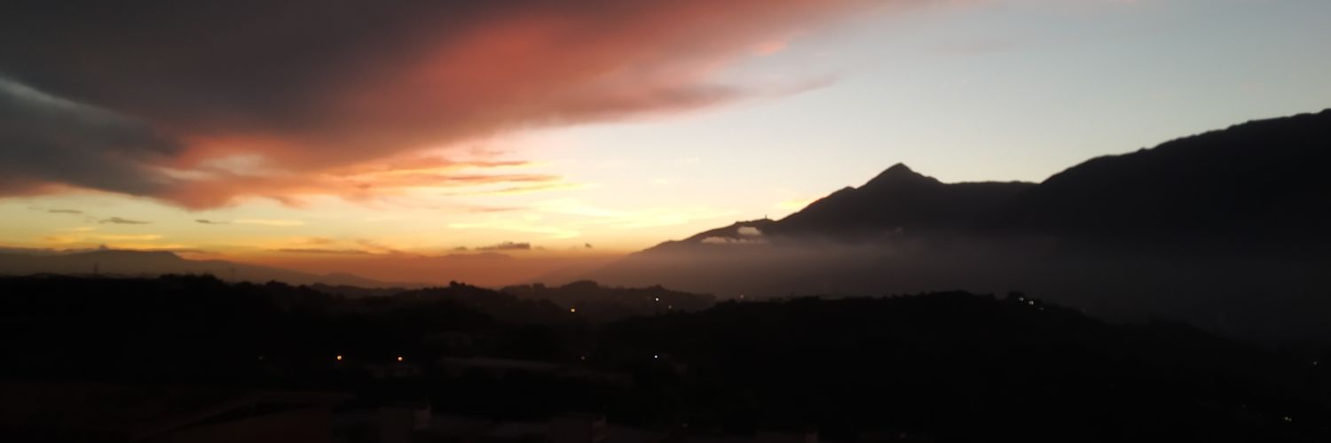 misseyes28's profile banner image