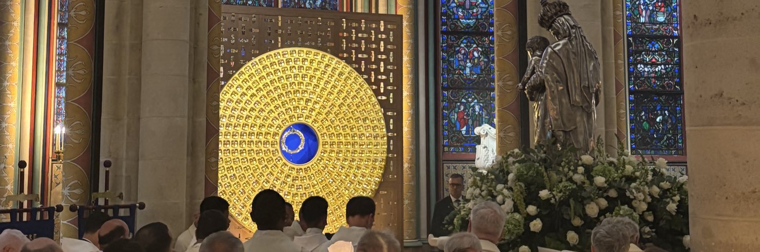 notredameparis's profile banner image