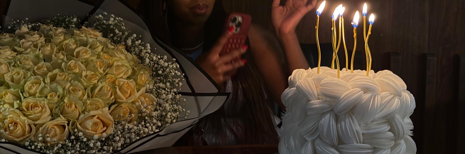 v_amorr's profile banner image