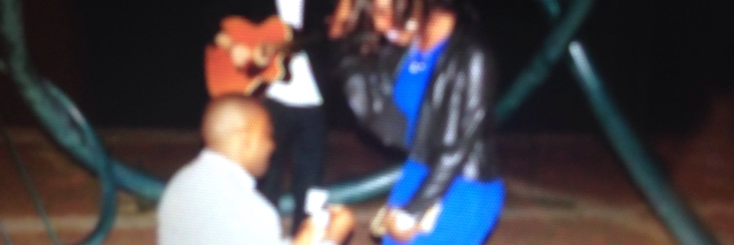 elle_ware27's profile banner image