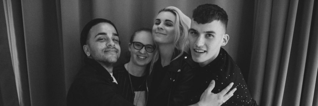 laurapvris's profile banner image